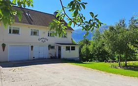 Elvebakk Bed&Breakfast